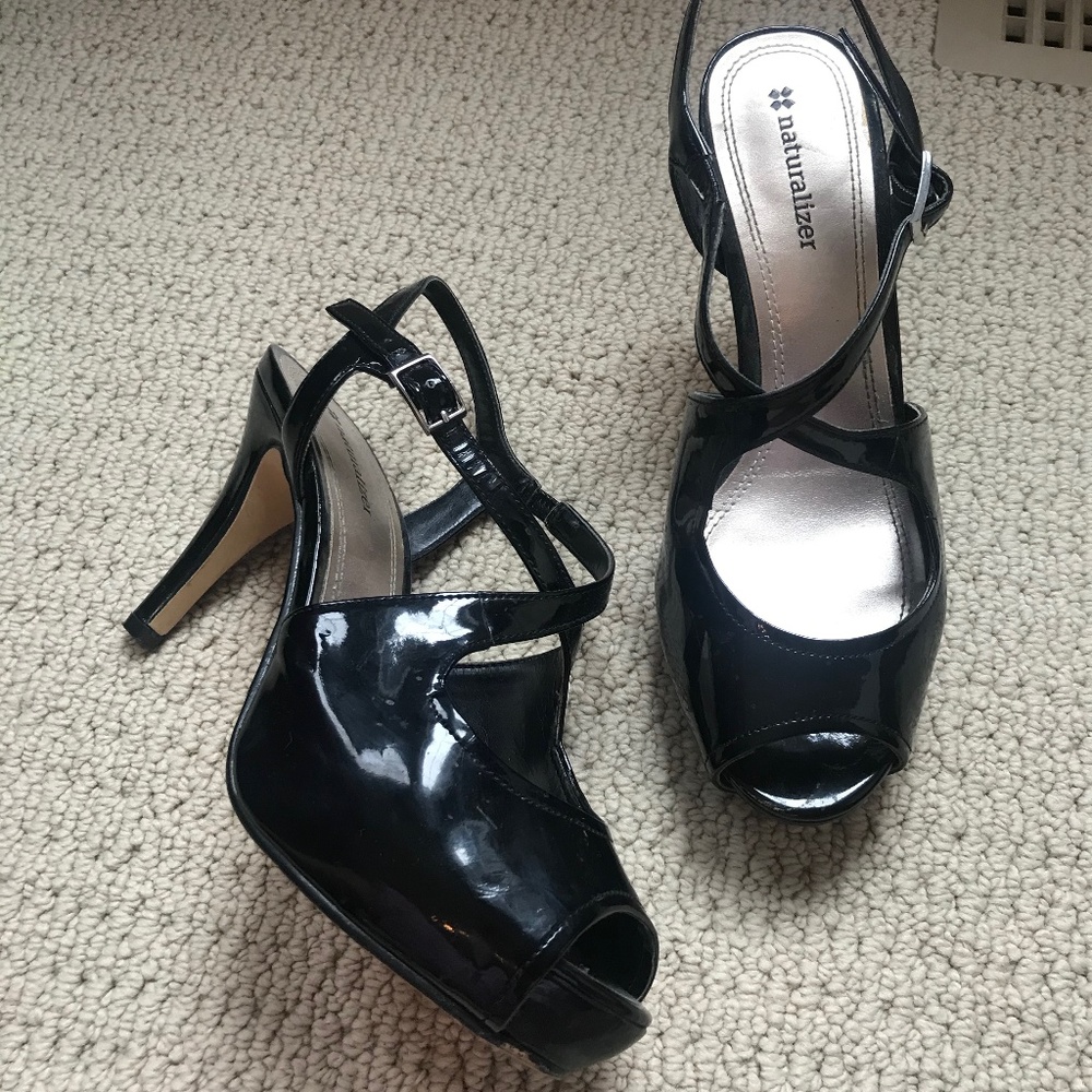 Naturalizer Black Strappy Sandal Heels